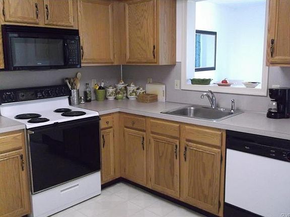 2nd image of 15 Winfield Ct