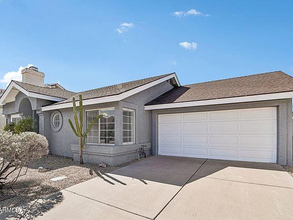 3rd image of 1029 E ANNETTE Drive