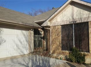 6704 Windwillow Dr, Fort Worth, TX 76137