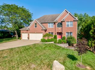 2S395 Golfview Dr, Glen Ellyn, IL 60137