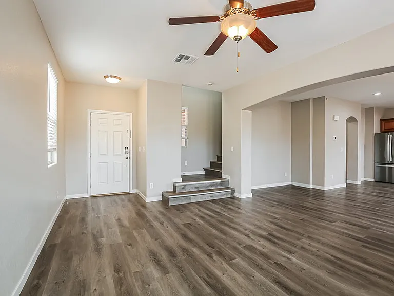 1081 Crescent Falls St — Photo 6