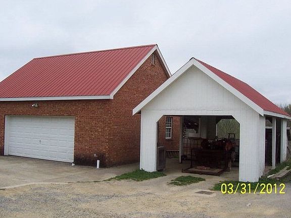 4th image of 835 River Hill Dr