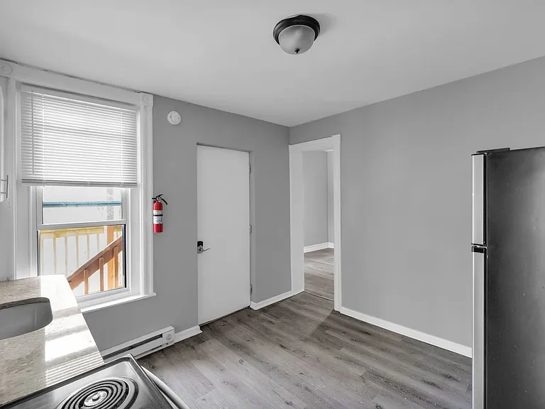 830 Chestnut St — Photo 22