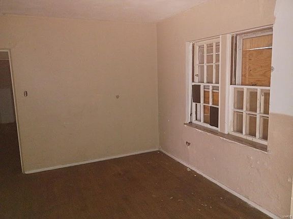 5th image of 4023 Giles Ave