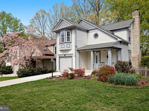 11975 Holly View Dr, Woodbridge, VA 22192