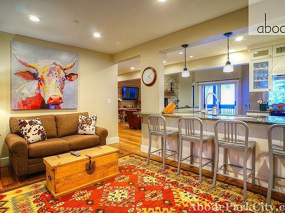 2nd image of 1651 Lakeside Cir