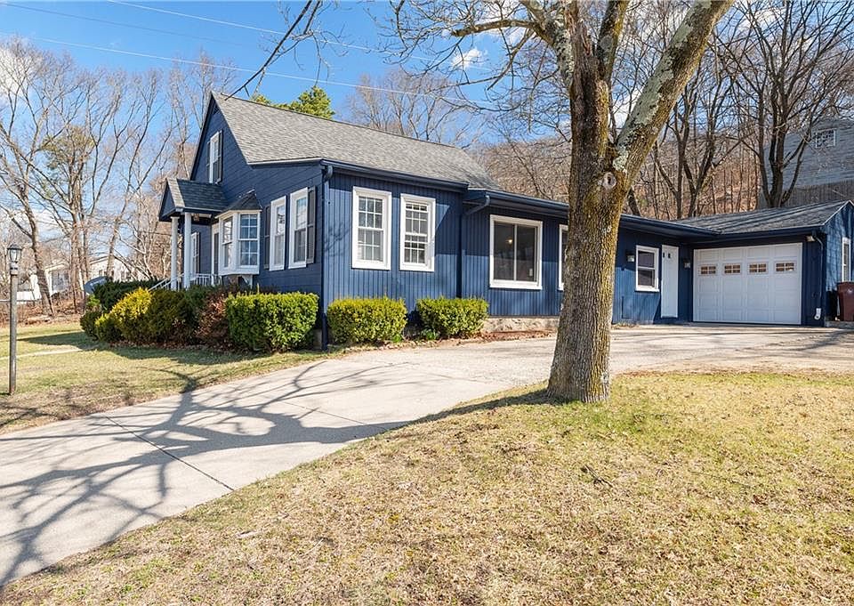 1644 Mendon Rd, Woonsocket, RI 02895 Zillow