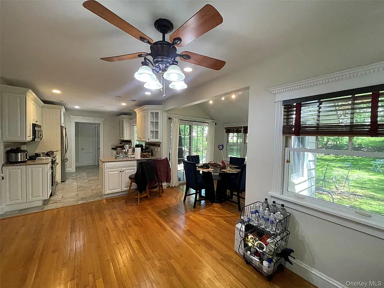 38 Gedney Park Dr — Photo 9