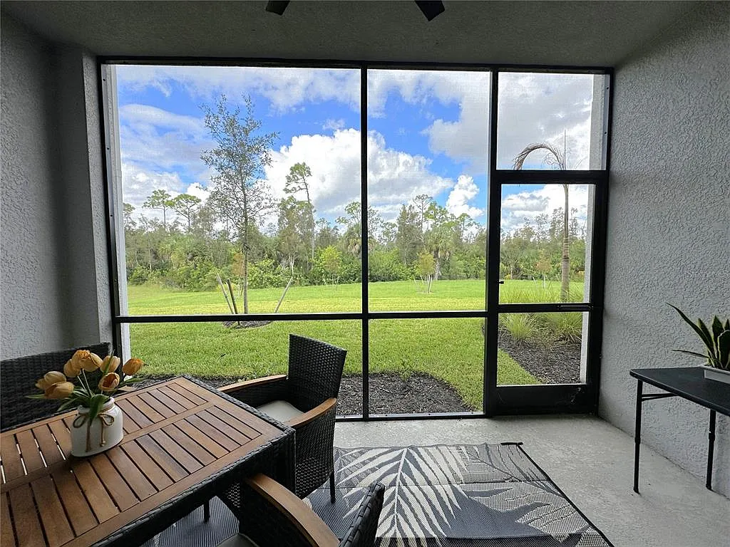 2 bed, 2.0 bath, 1355 sqft, $6,000 — Photo 3