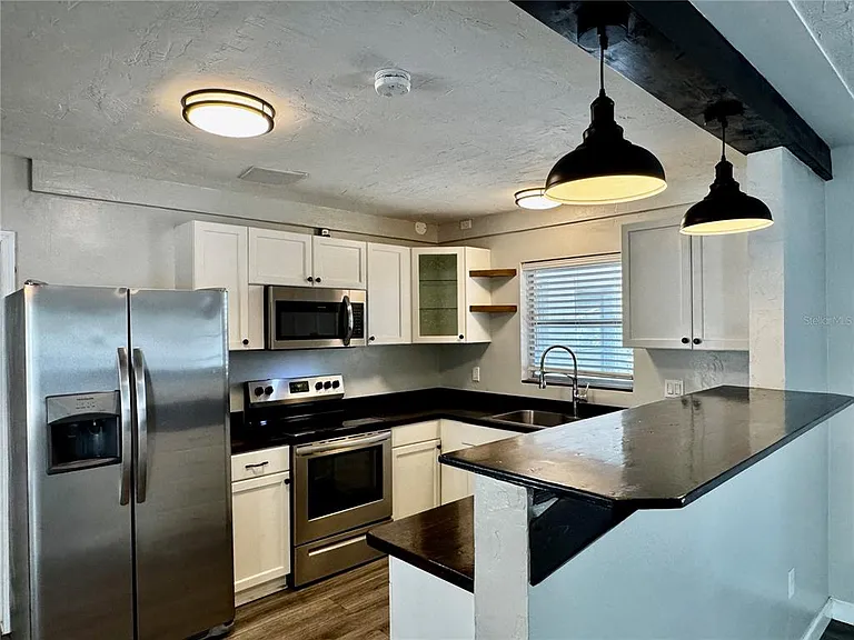 2624 Sunnybrook Dr — Photo 3