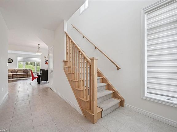 5th image of 153 Rivertrail Ave