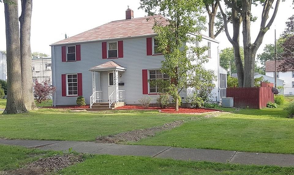 1st image of 1556 Sunset Dr NE