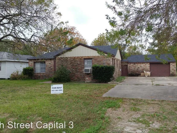 3805 19th St N, Texas City, TX 77590