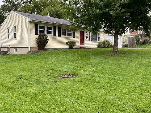 404 Crest Ave photo 1