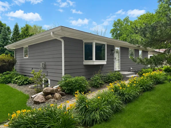 15725 2nd Ave N, Plymouth, MN 55447