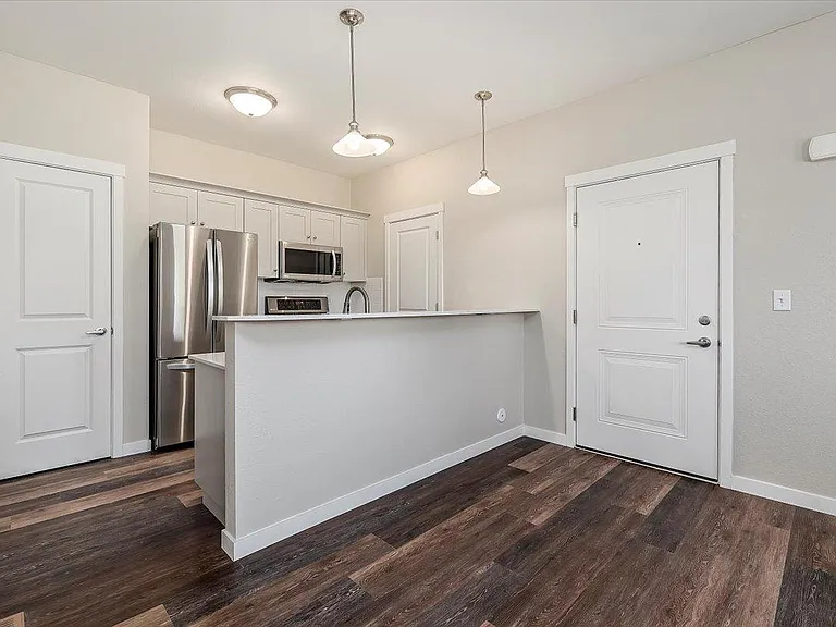 The Summit Apartments — Photo 45
