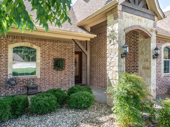 6506 Colonial Dr, Granbury, TX 76049