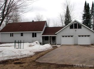 106 Cord Kr, Marquette, MI 49855