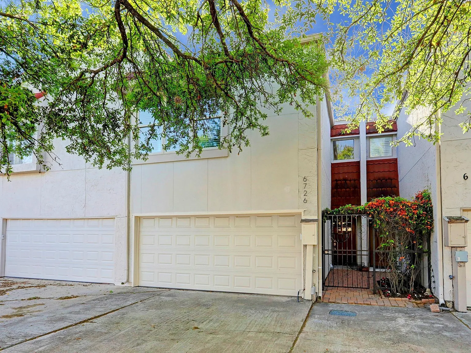 3 bed, 2.5 bath, 2156 sqft, $4,750 — Photo 1