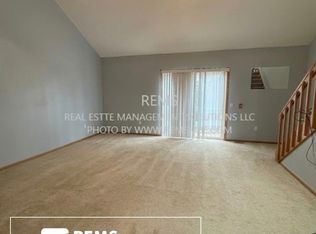 33A Grand Canyon Dr APT 209, Baraboo, WI 53913