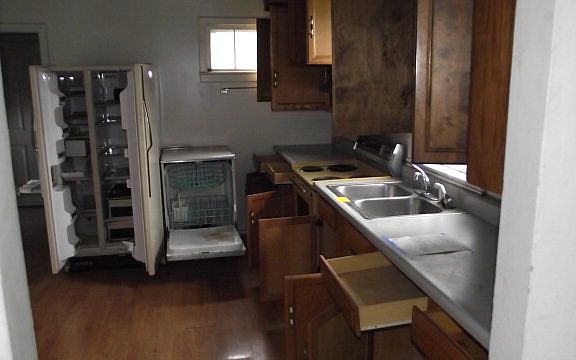 5th image of 1126 Blaine Ave