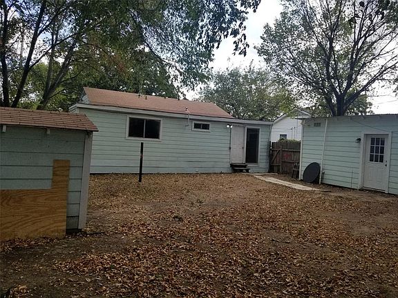 4th image of 211 E Pioneer Dr