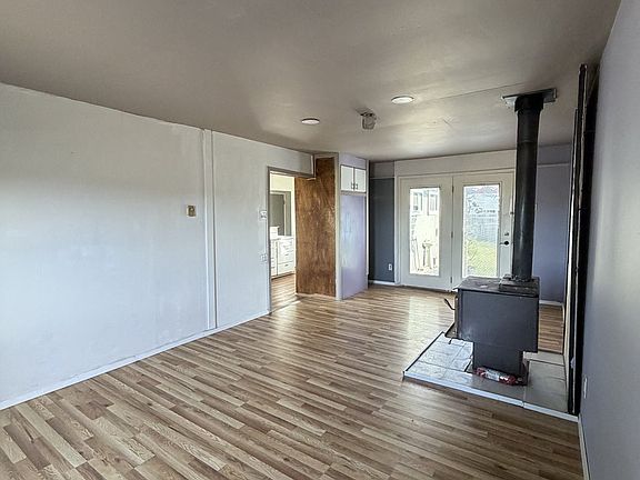 5th image of 531 W Darland St