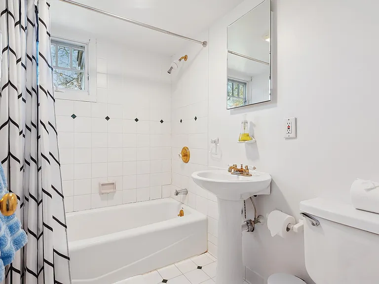 34 Maple Ln — Photo 8