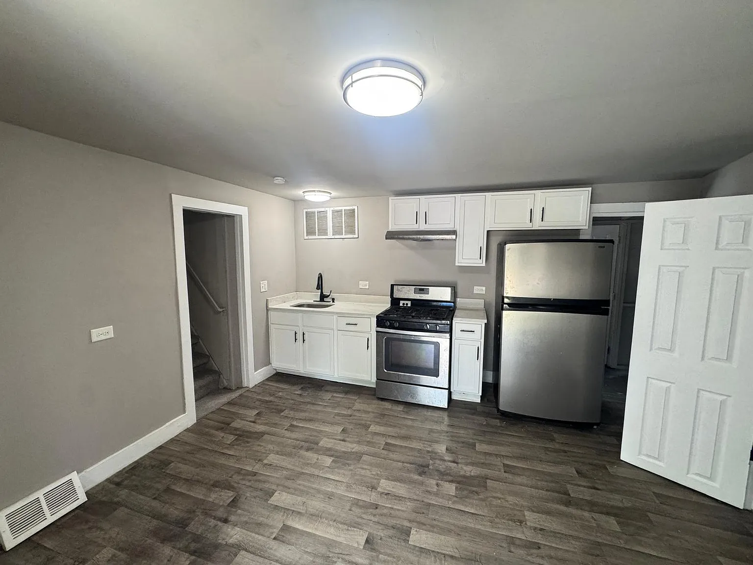 2 bed, 1600 sqft, $1,800 — Photo 4