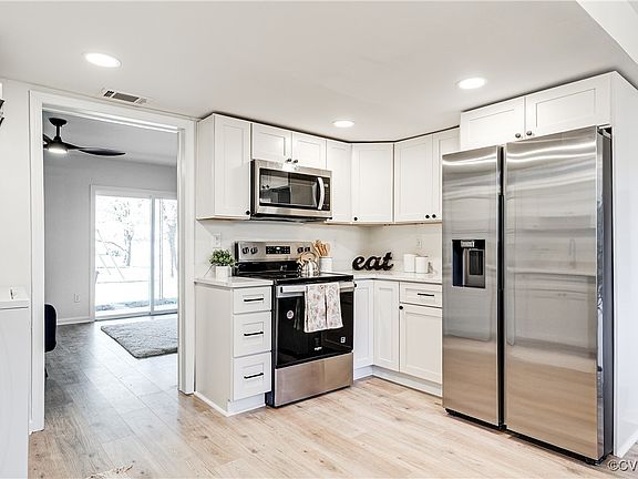 3rd image of 1508 Americana Dr