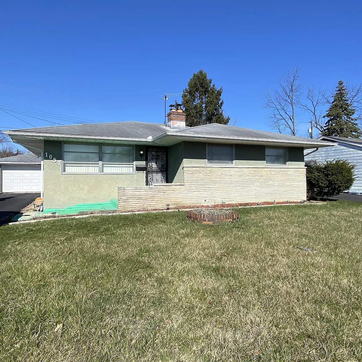 1057 Parma Ave photo 1