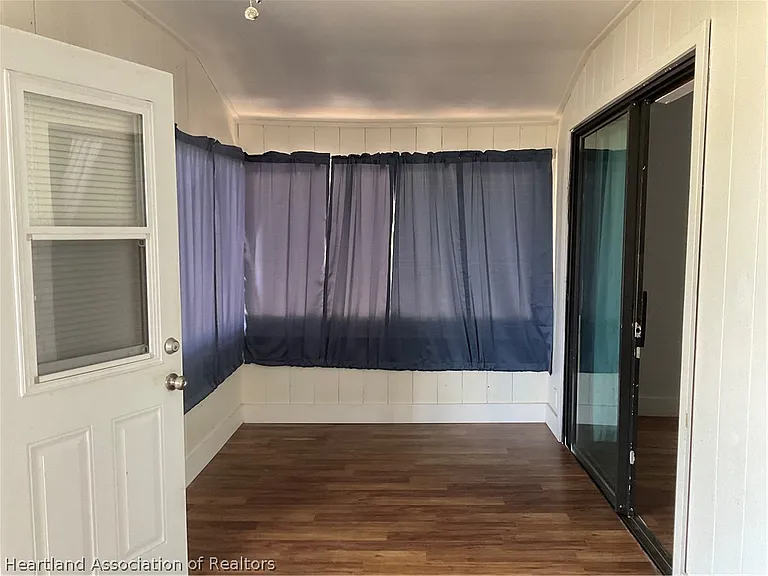 100 Gwen Hill St — Photo 6