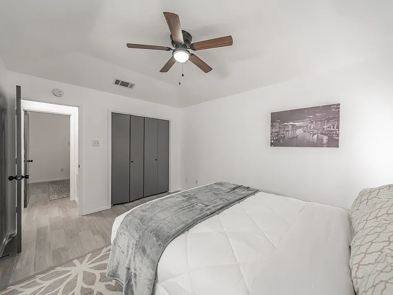 8901 Thompson Cir — Photo 41