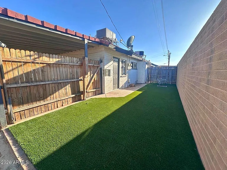 3927 N Longview Ave #2 — Photo 18