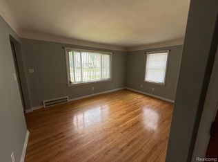 15625 Leona Dr, Redford, MI 48239
