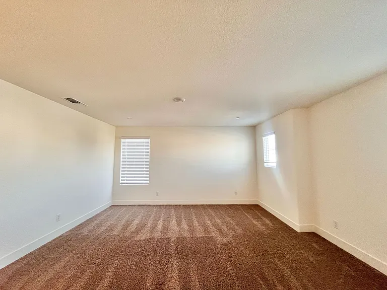 1602 Dodder Dr — Photo 10