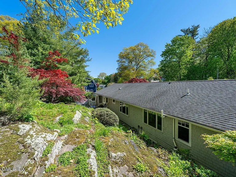 51 Glen Rd — Photo 35
