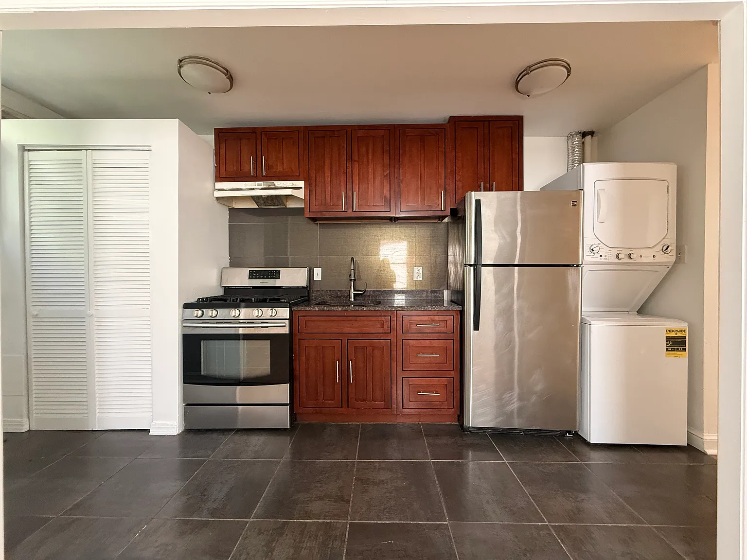 1841 Corcoran St NE — Photo 3