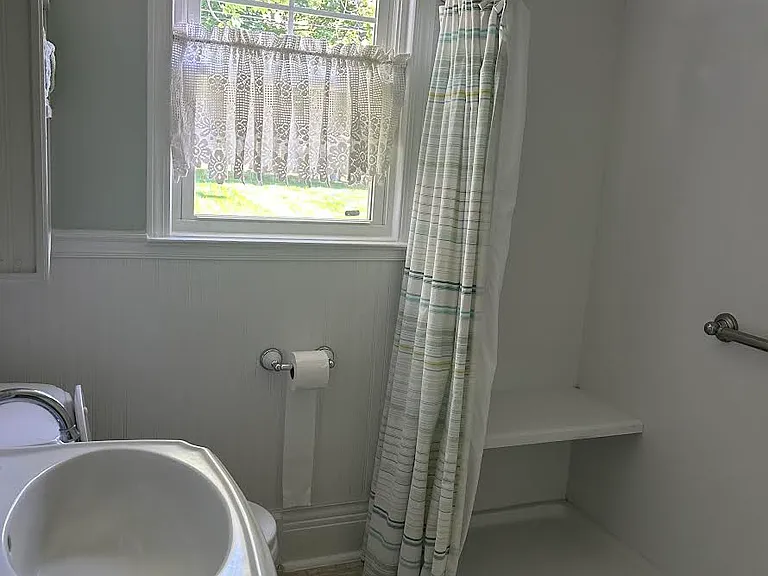 Harriet Dr — Photo 10