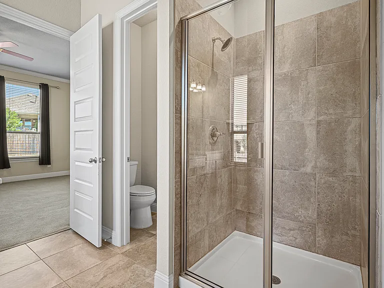 1701 Meadowleaf Ln — Photo 15