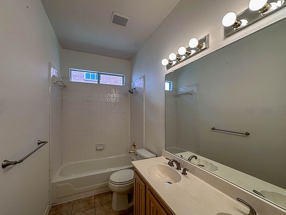 5th image of 109 Branchwood Trl
