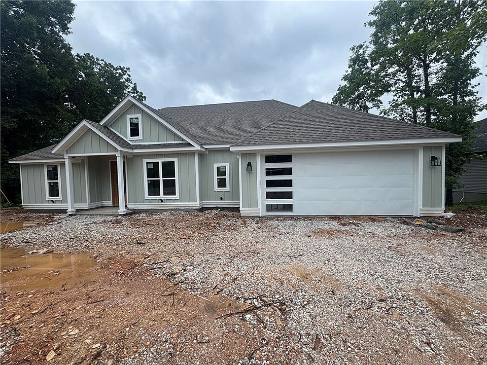 1st image of 24 Darlington Dr