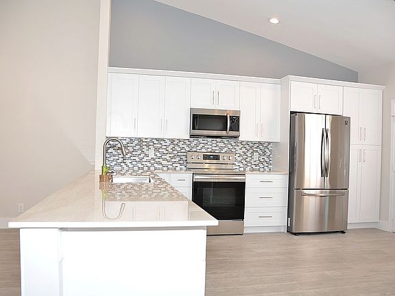 3rd image of 7608 Lexington Club Blvd APT A