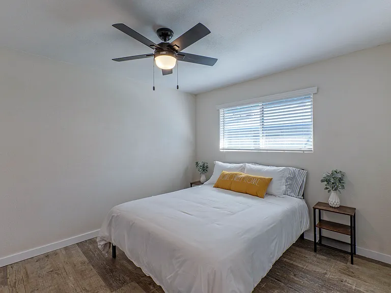1133 S Farmer Ave #4 — Photo 8