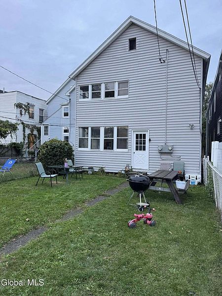 2nd image of 382 3rd Avenue