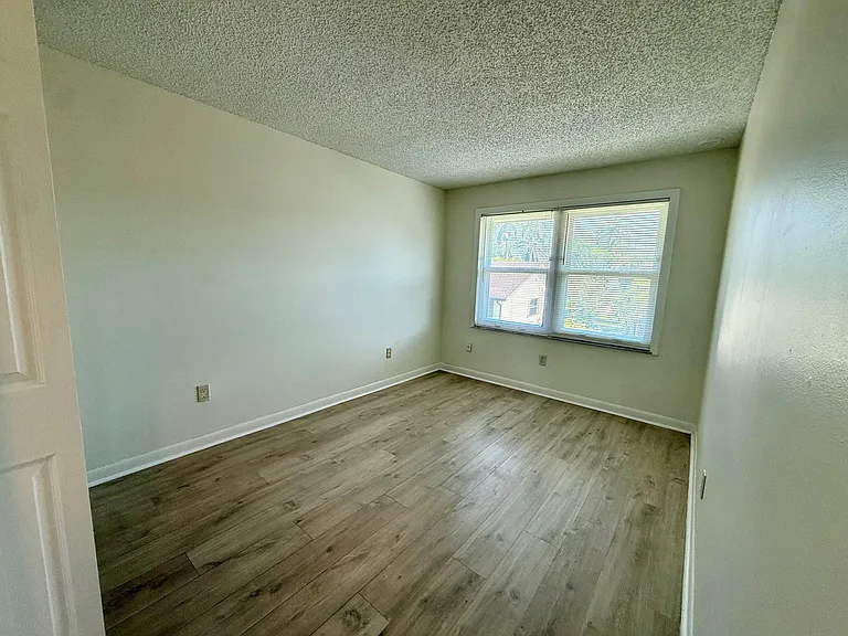 323 Gulfstream Rd — Photo 13