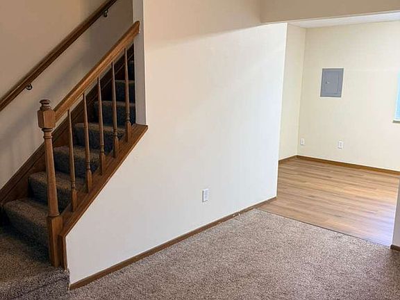 4th image of 637 Mentor Ave #617
