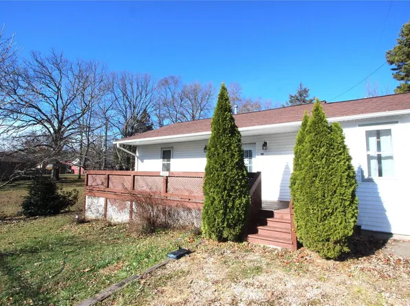 1005 Lake Dr, Ironton, MO 63650