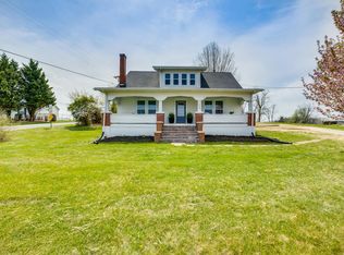 1604 Suncrest Dr, Johnson City, TN 37615