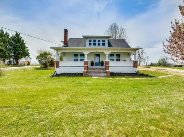 1604 Suncrest Dr, Johnson City, TN 37615